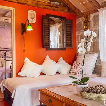 Attic سبليت